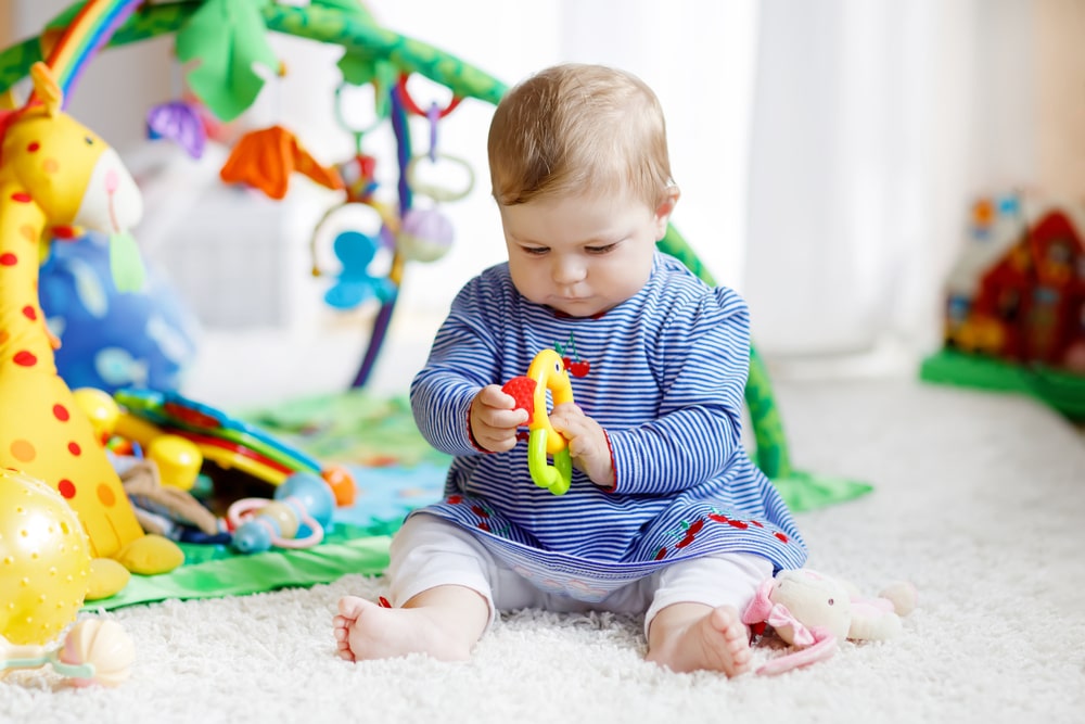 how-to-entertain-your-3-6-months-baby-baby-month-by-month-6-month