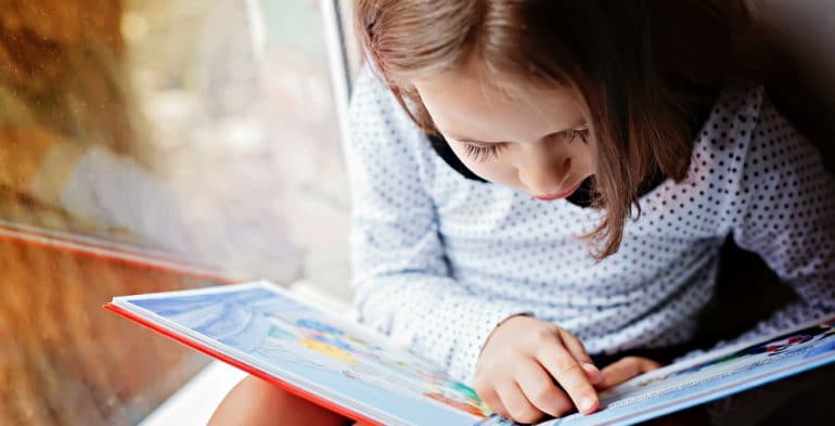 when do children learn to read